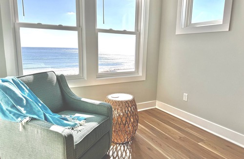 Surf City House | C-Shore Retreat - Great Views, Steps to the sand!