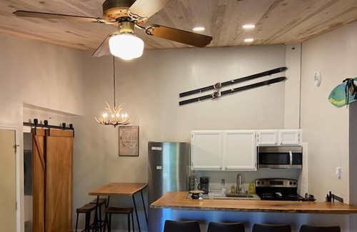 Timberline Condo | C301- Beautifully updated! Slopeside! Ski in/out! 2 nights ok!