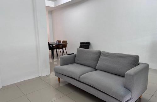 Ulu Tiram House | C4A Austin 16 paxs Near New Cathay Yi Jia Restaurant