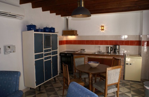 Murchas Apartment | Cañota 2-Floors King Room, Adults Only, living room, bedroom, kitchen, bathroom