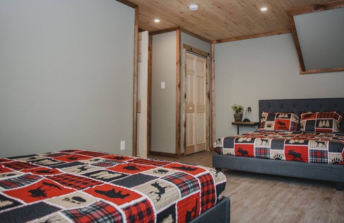 L'lle-du-Grand-Calumet Cottage | Lux/waterfront all inclusive on Ottawa River🛶🚣🎣