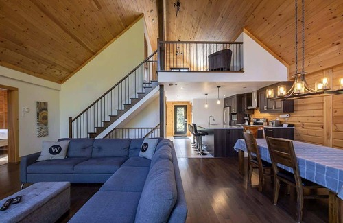 Sainte-Marguerite-du-Lac-Masson Ski Chalet | Access to Lake Walfred - Spa - Monsoon Club