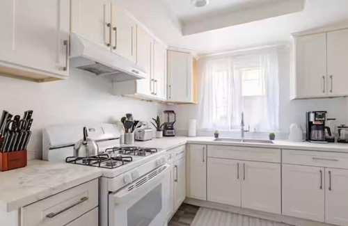 Azusa House | CA5 House Cozy 3BR in Azusa