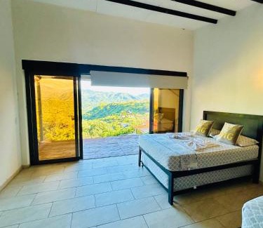Sopetran House | Cabaña Cedro Amarillo - moderna con jacuzzi en Sopetran, cerca de Medellín