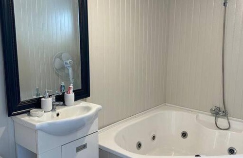 Valdivia House | Cabaña con jacuzzi en Niebla