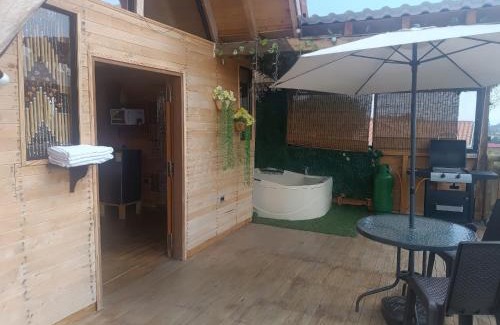 Guarne House | Cabaña con Jacuzzi/Zona BBQ y Malla catamarán en Guarne