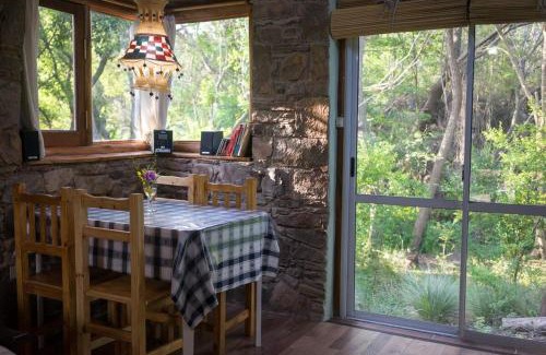 Potrero de los Funes Ski Chalet | Cabaña de piedra de ensueño al pie de la sierra
