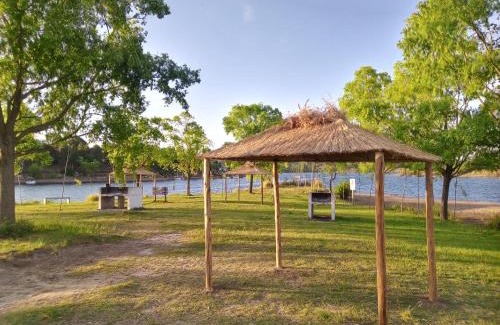 Trapiche Apartment | Cabaña en el lago