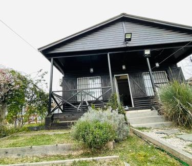 Tristan Suarez House | Cabaña La América