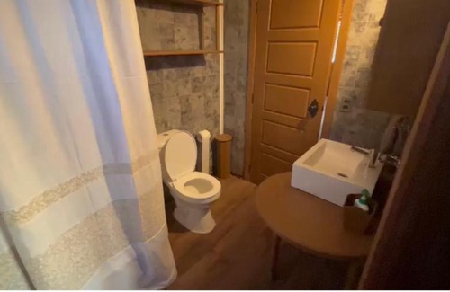 Lenca House | Cabaña para 3 un ambiente orilla de playa Patagonia carretera Austral