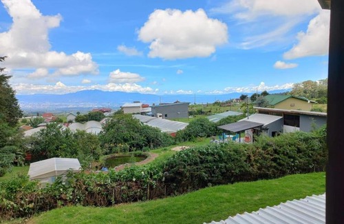 Fraijanes House | Cabaña Rústica en Poás