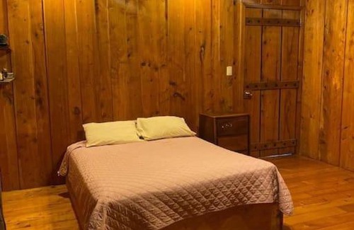 Fraijanes House | Cabaña Rústica en Poás