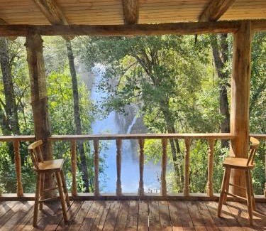 Cochamo House | Cabaña Refugio Cascada