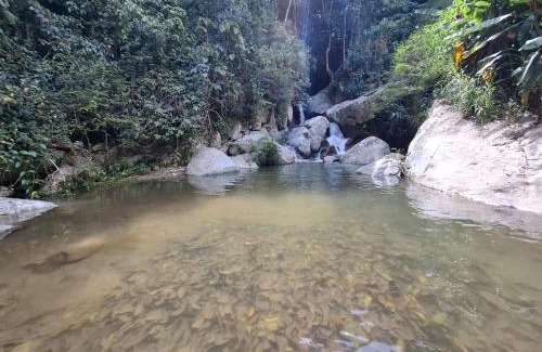 Barbosa Cabin | Cabaña sol wifi jacuzzi charcos parking