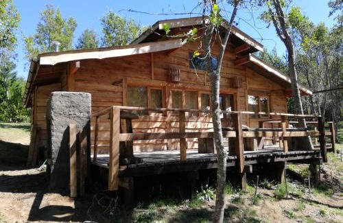 Pucon House | Cabaa rstica 2 maravillosa,con troncos nativos, con orilla de Ro Trancura