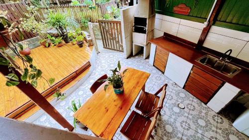 Santo Antonio de Lisboa Apartment | Cabana com banheira de Hidro e vista para o mar, privativa e tranquila localização excelente