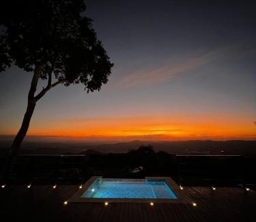 Maria da Fe Ski Chalet | Cabana com piscina e vista de tirar o fôlego!