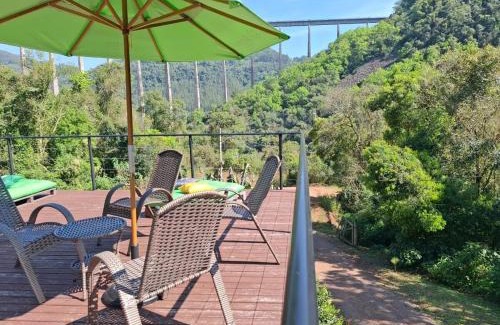 Vespasiano Correa House | Cabanas V13, segundo maior viaduto do mundo! Sem ar