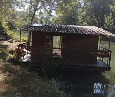 Pont-de-Ruan Ski Chalet | Cabane flottante idyllique pour pêche ou repos