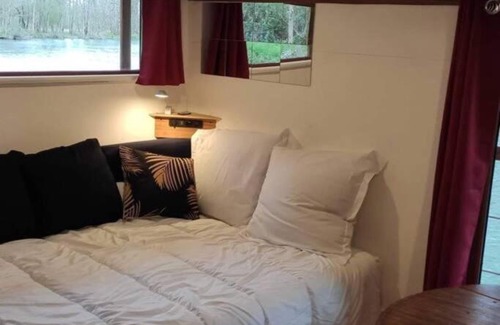 Pont-de-Ruan Ski Chalet | Cabane flottante idyllique pour pêche ou repos