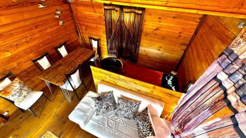 Cheylade Cabin | Cabanes Milvus du Puy Mary