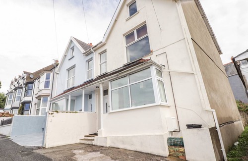 Tenby Cottage | Cabin ∙ 1 bedroom ∙ 2 guests