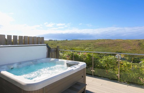 Mullion Cottage | Cabin ∙ 2 bedrooms ∙ 4 guests