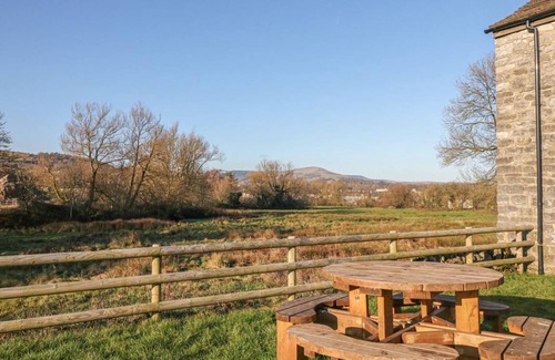 Hope Valley Cottage | Cabin ∙ 2 bedrooms ∙ 8 guests