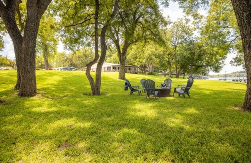 Burnet Cabin | Cabin 4 - Cabin near the pool and arcade