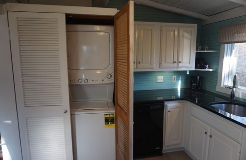 Bonnet Shores House | Cabin by the Sea - Newly Renovated Log Cabin Near the Beach - Private Location