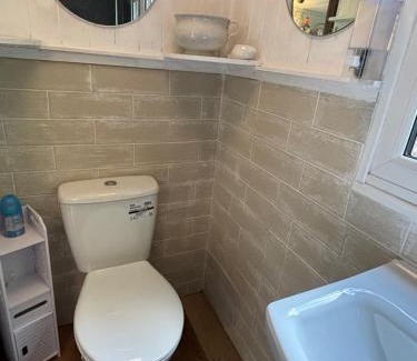 Stenalees House | Cabin centrally Located in the Cornish Countryside