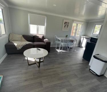 Wagga Wagga Apartment | Cabin in Central Wagga