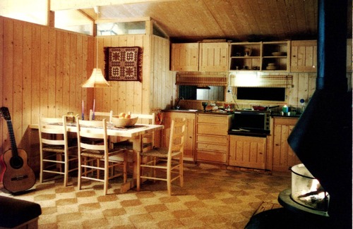 Oystese Cabin | Cabin in meditative oak woods (Neshagen 2)