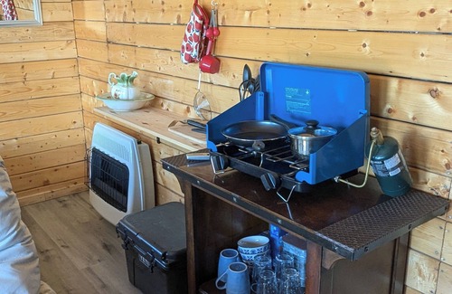 Stoney Creek Cabin | Cabin in THE WOODS.Enjoy peace and tranquility.