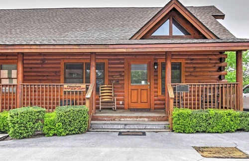 Pigeon Forge Cabin | Cabin Serenity: Luxury Resort 5 min to Dollywood