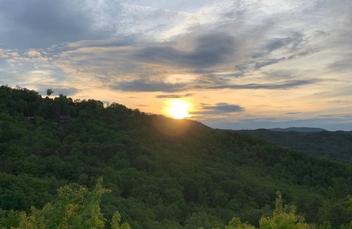 Wears Valley Cabin | Cabin With Amazing Views Close to Pigeon Forge