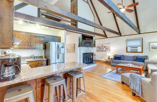 Albrightsville House | Cabin with Hot Tub about 8 Mi to Skiing in the Poconos!