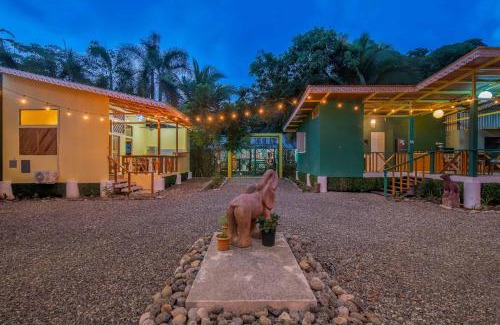 Chiguata House | Cabina Guatusa, 3Min from the Beach! Playa Chiquita