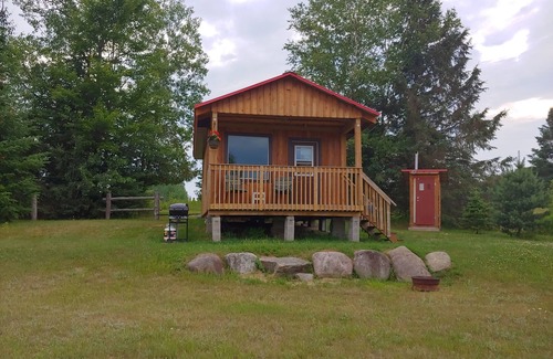 Hastings Highlands Cabin | Cabins on the York - Cabin #4 - Wolf Cabin