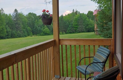 Hastings Highlands Cabin | Cabins on the York - Cabin #4 - Wolf Cabin