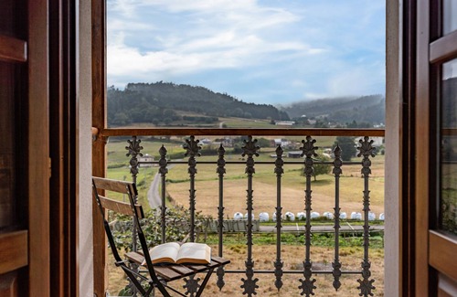 Mondonedo Apartment | Cabozo Room with Mountain Views and Private Balcony