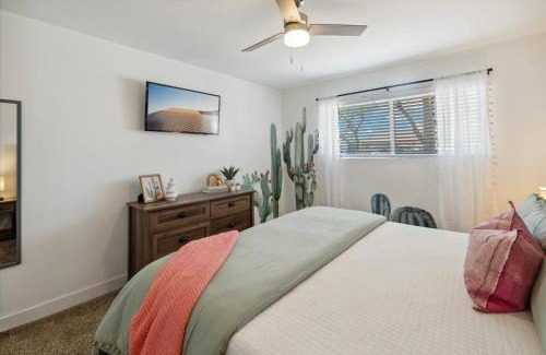 New Papago Parkway House | Cactus Bloom Villa - Spacious 5BR near Old Town Scottsdale with Private Pool