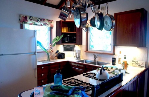 Fish Bay Cottage | Cactus Flower Cottage - a Charming Quiet Retreat with Ocean View