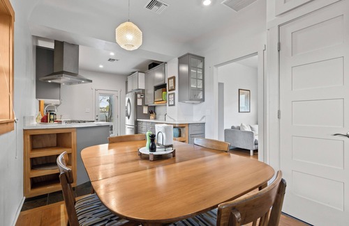 Barrio Santa Rosa House | Cafe Beck - Mins to Downtown and the Gem Show!