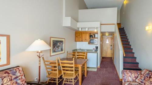 Sun Peaks Apartment | Cahilty Lodge