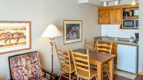 Sun Peaks Apartment | Cahilty Lodge