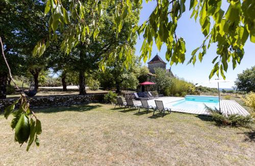 Valroufie House | Cahors - Lot - Les Lumières du Causse - Domaine en pierres blanches avec vue sur les causses