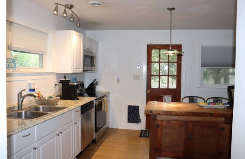 Wilmington Beach Cottage | Caicos Cottage! Between CB/KB towns Dog Friendly w/fenced yard, Parking - 3 cars