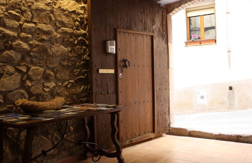 Riudecanyes Cottage | Cal Pedret: Comfortable rural apartment with patio. Between sea and mountains.
