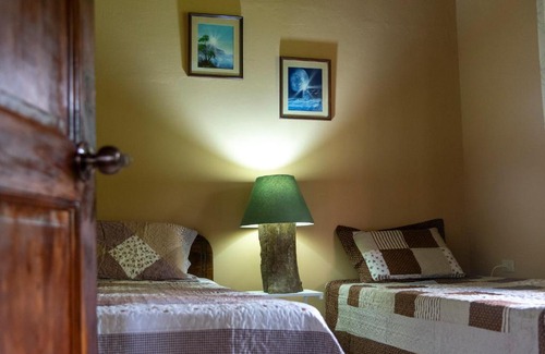 Toro Amarillo Cabin | Calas Lodge